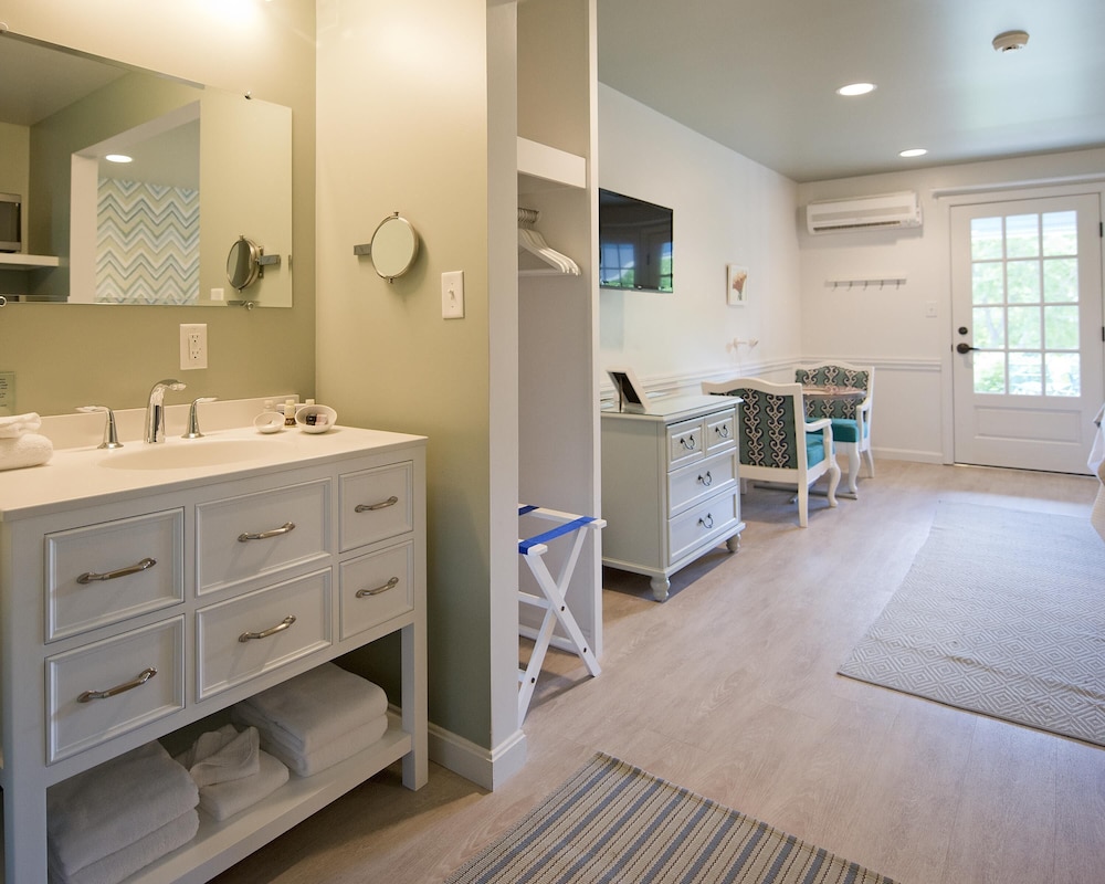 Room, Multiple Beds, Mobility Accessible (Cove | Bunk bed) photo 1