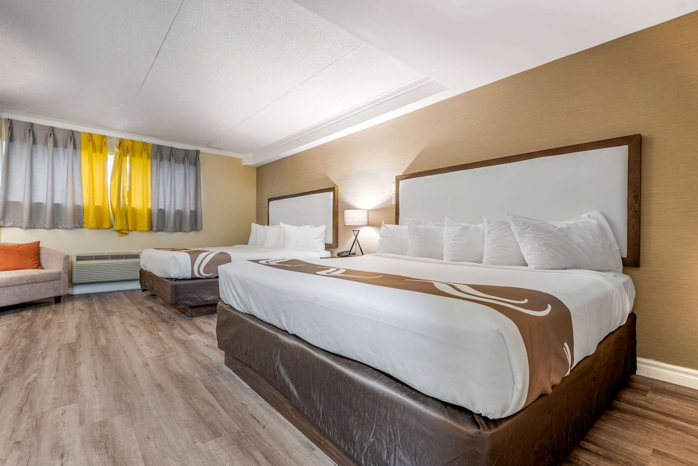 Room, Multiple Beds, Non Smoking - Photo 2