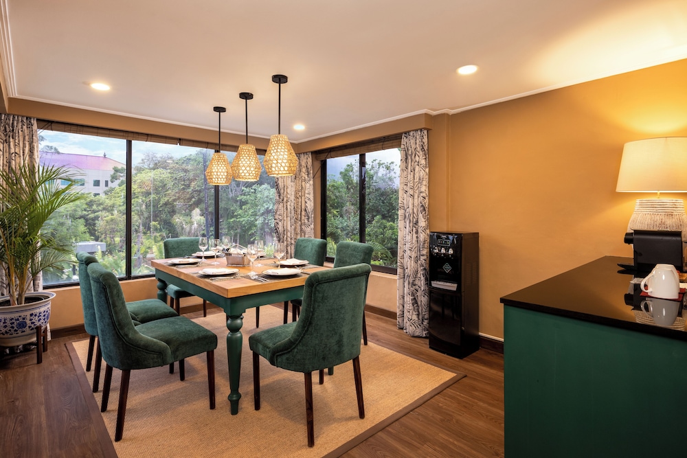 Two Bedroom Family Suites - Photo 5