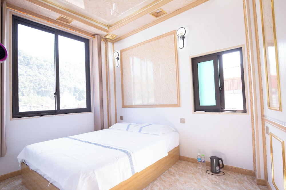 Luxury Double Room, Non Smoking, Mountain View