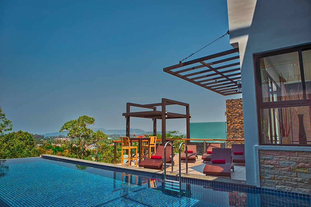 6-Bedroom Pool Villa with Sea View photo 2