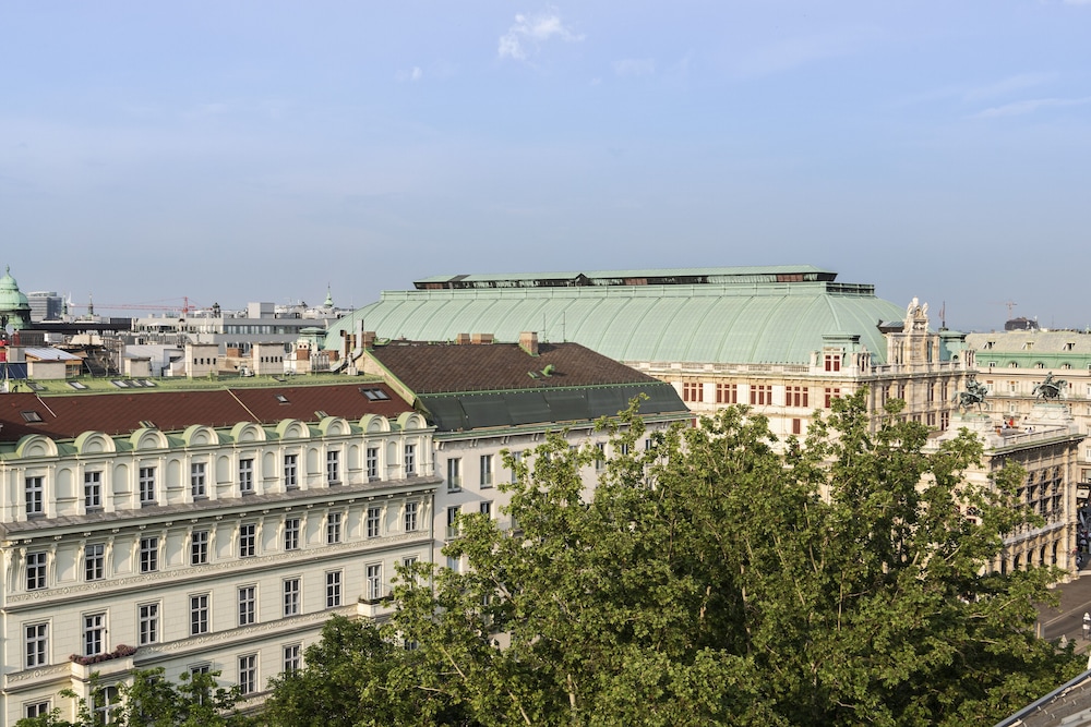 Room, 1 King Bed, City View (Terrace) photo 2