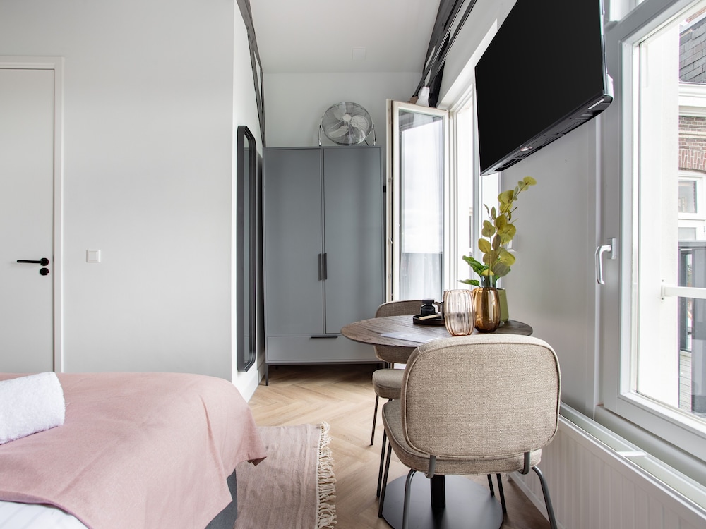 Queen Room with Balcony photo 2