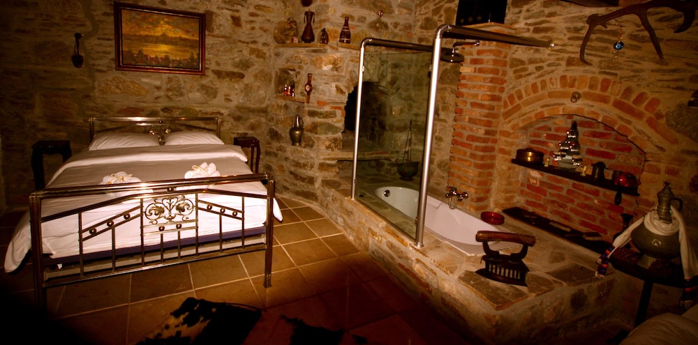 Deluxe Room, Bathtub photo 1