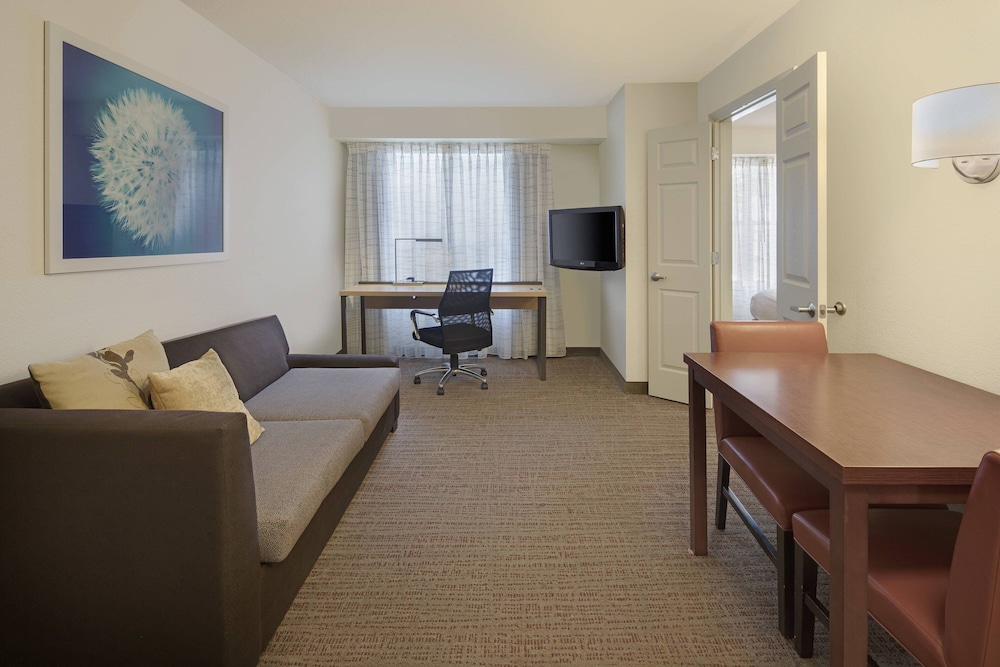 Suite, 1 Bedroom - Photo 1