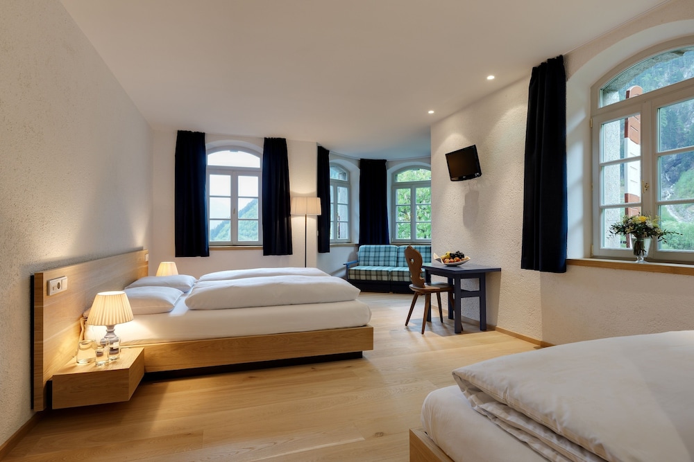 Triple Room, Private Bathroom - Photo 2