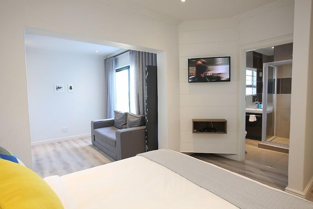 Sea Facing Luxury Rooms photo 1
