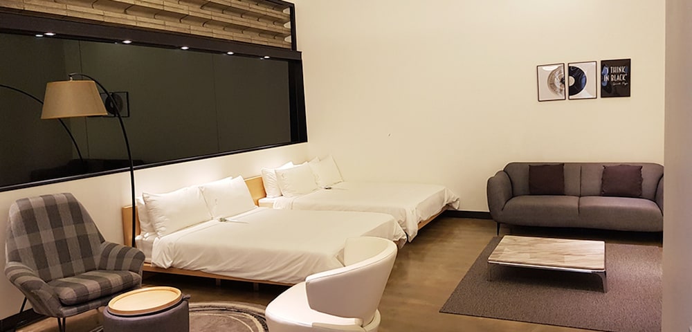 Room, 1 Bedroom (Innocent) - Photo 4