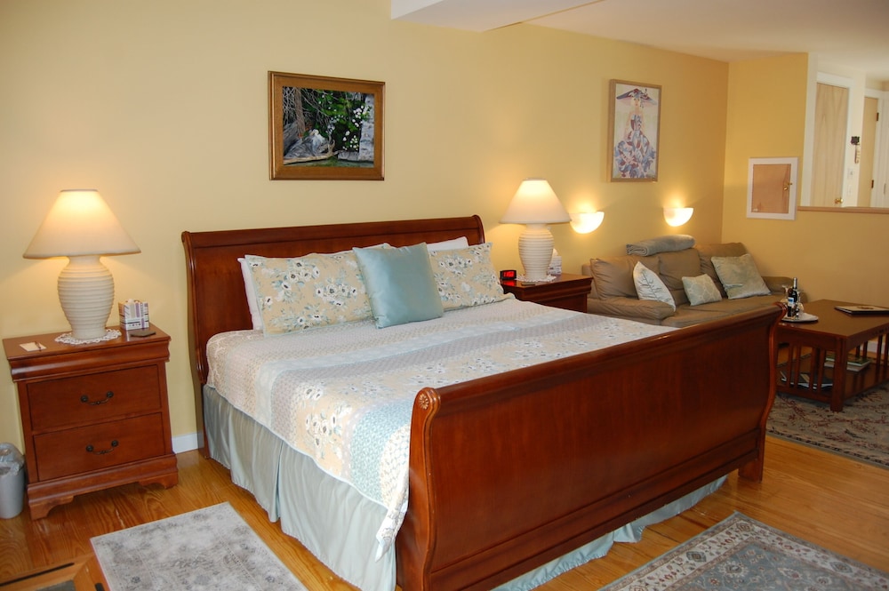 Superior Suite, Private Bathroom (Honeymoon - Pets Allowed), photo 6