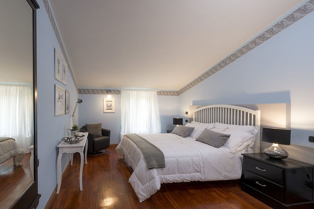 Deluxe Double or Twin Room photo 1