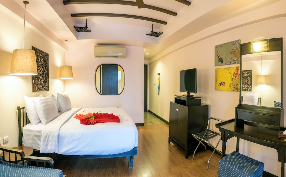 Deluxe Room, Pool Access - Photo 5
