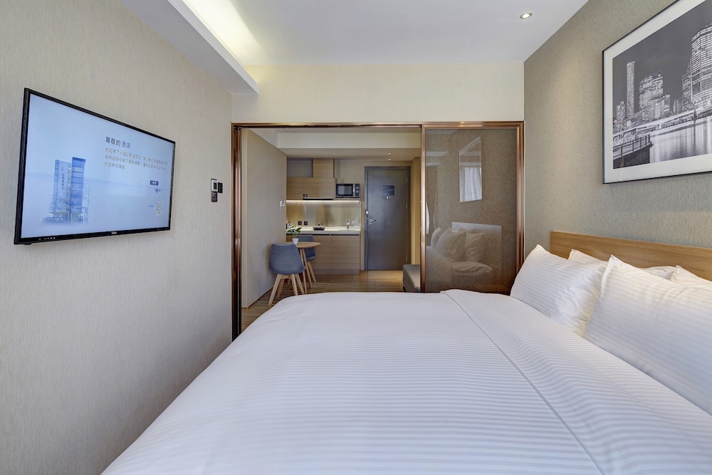 Two-Bedroom Family Suite photo 1