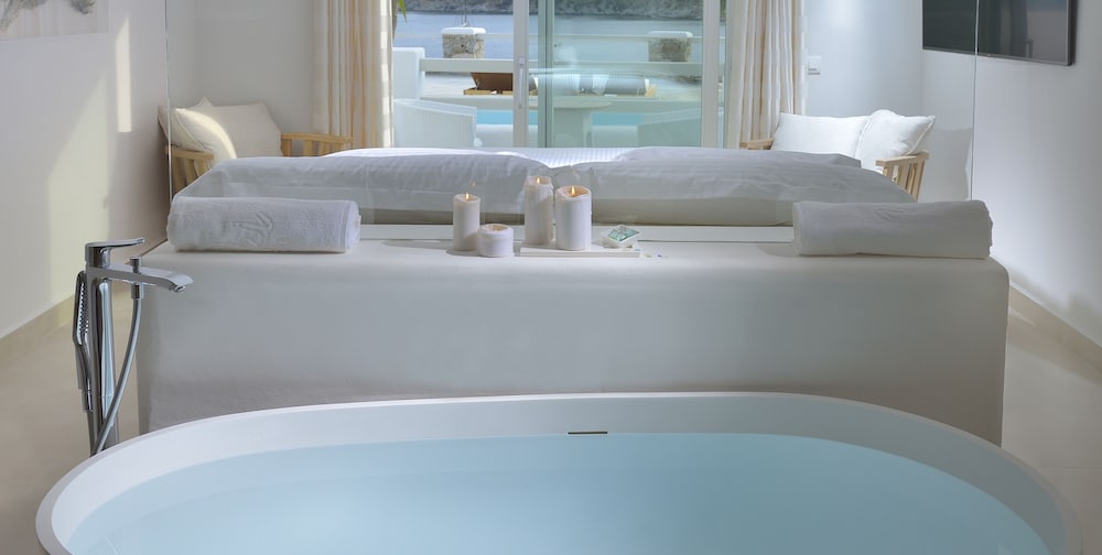 Elegant Suite, Sea View - Photo 2
