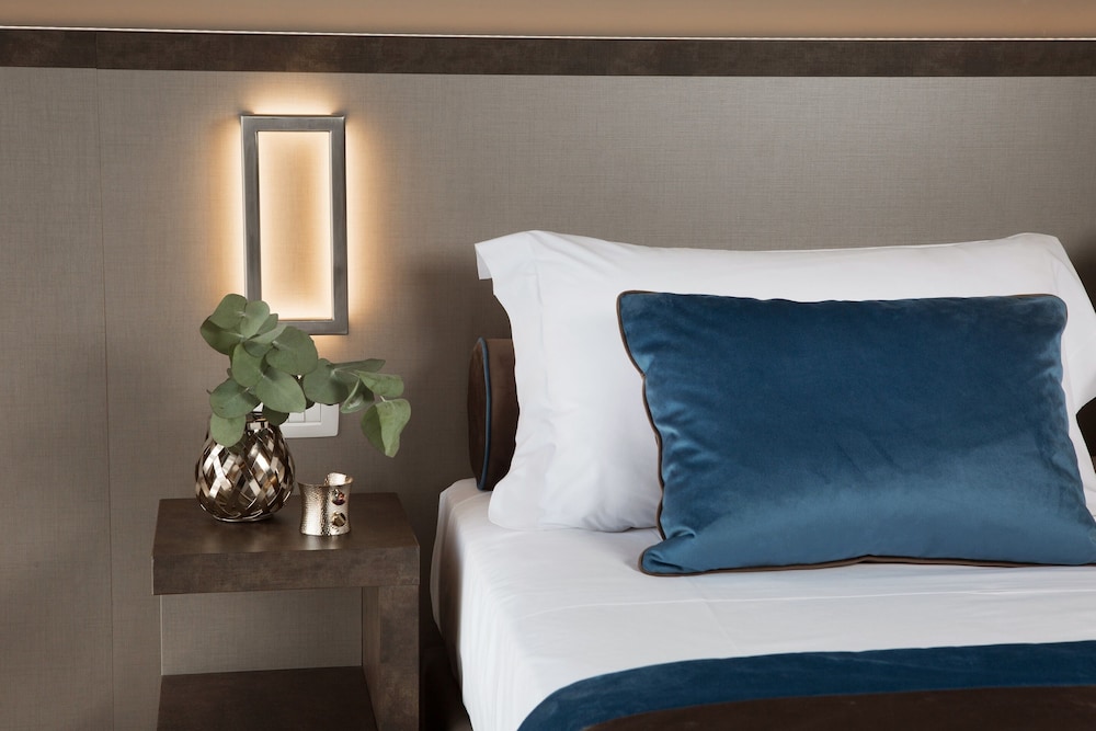 Deluxe Double or Twin Room - Photo 2