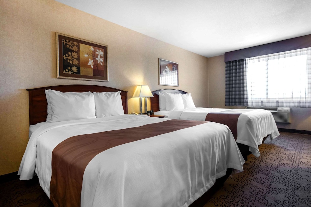 Standard Room, 2 Queen Beds, Non Smoking - Photo 4