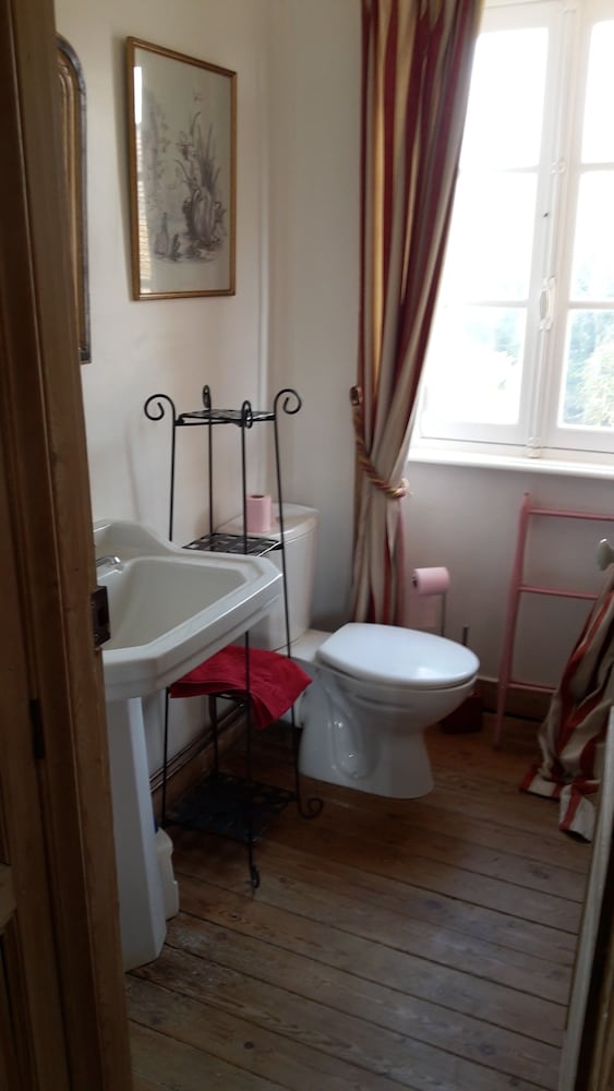 Family Quadruple Room, 1 Bedroom, Private Bathroom photo 2