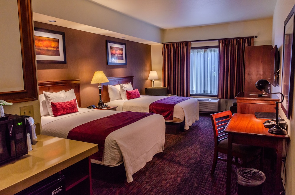 Deluxe Room, 2 Queen Beds photo 2