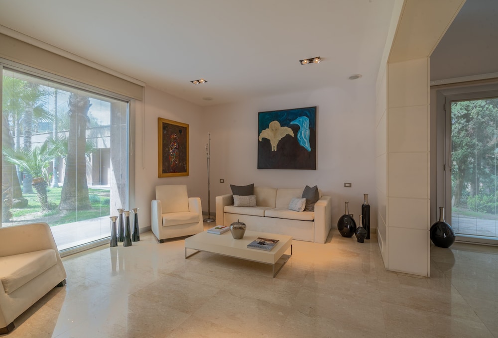 Duplex - Photo 1