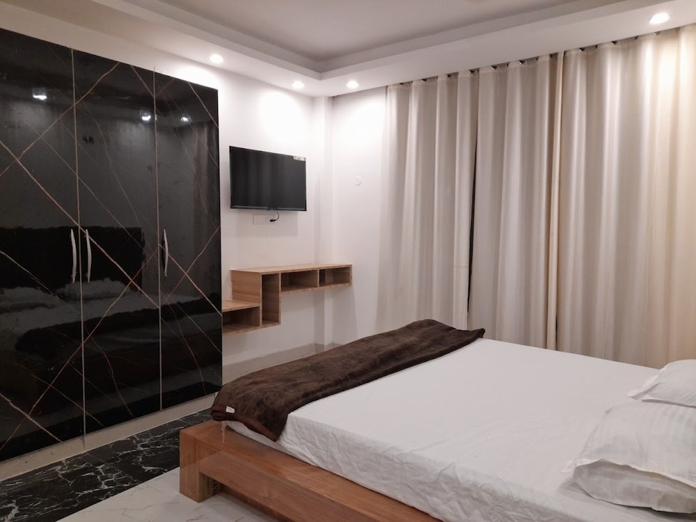 Royal Room photo 3
