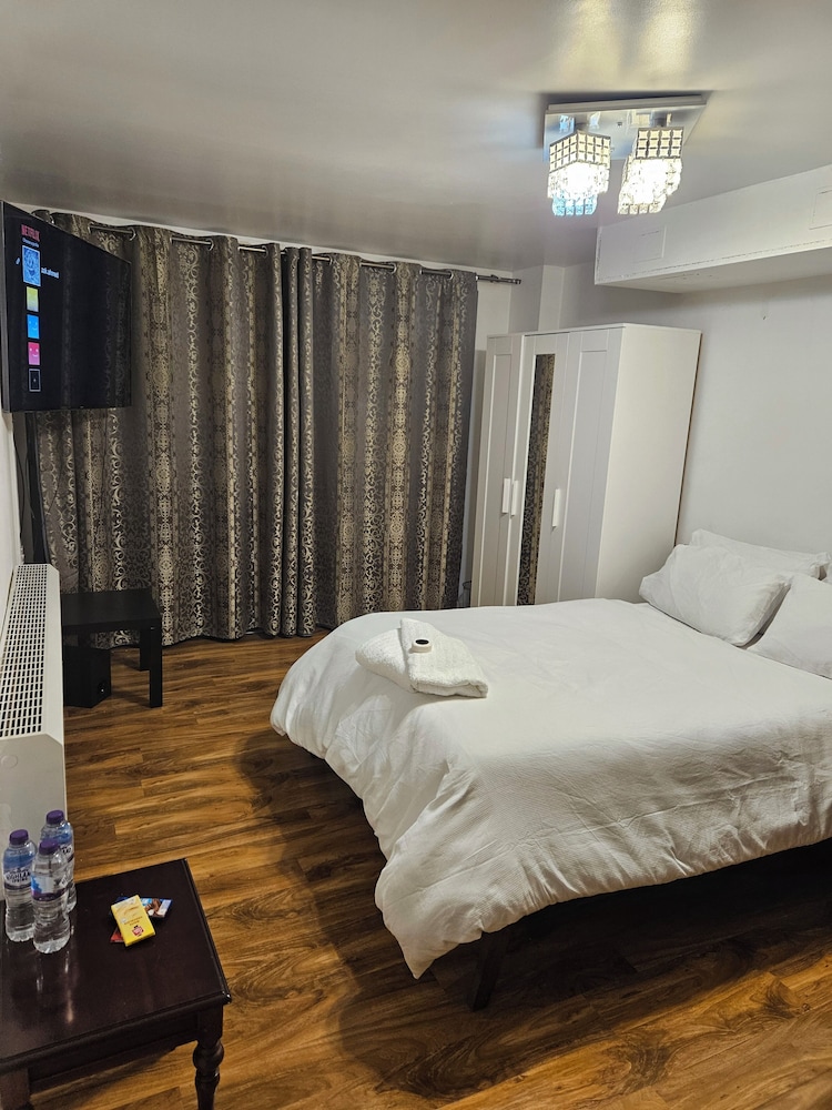 Room-spacious Retreat With Private Balco, Fotografia 11