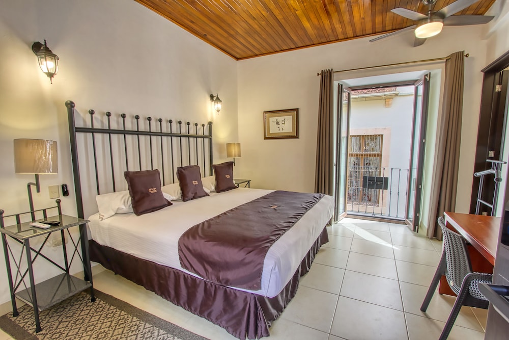 Superior Double Room, 1 King Bed (KS Callejon) photo 1