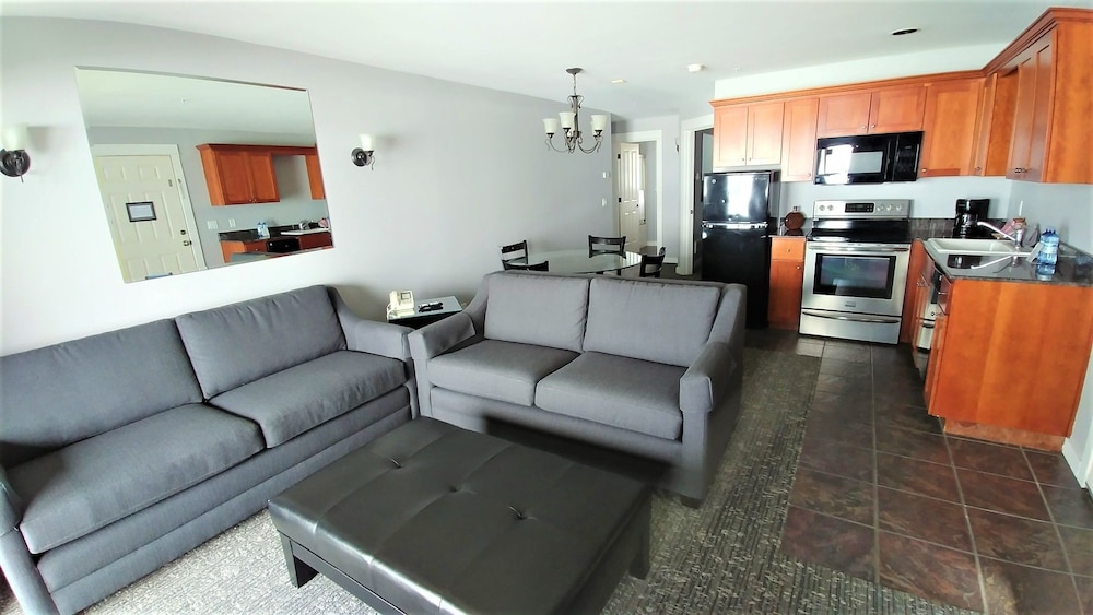 Suite (Pacific) photo 2