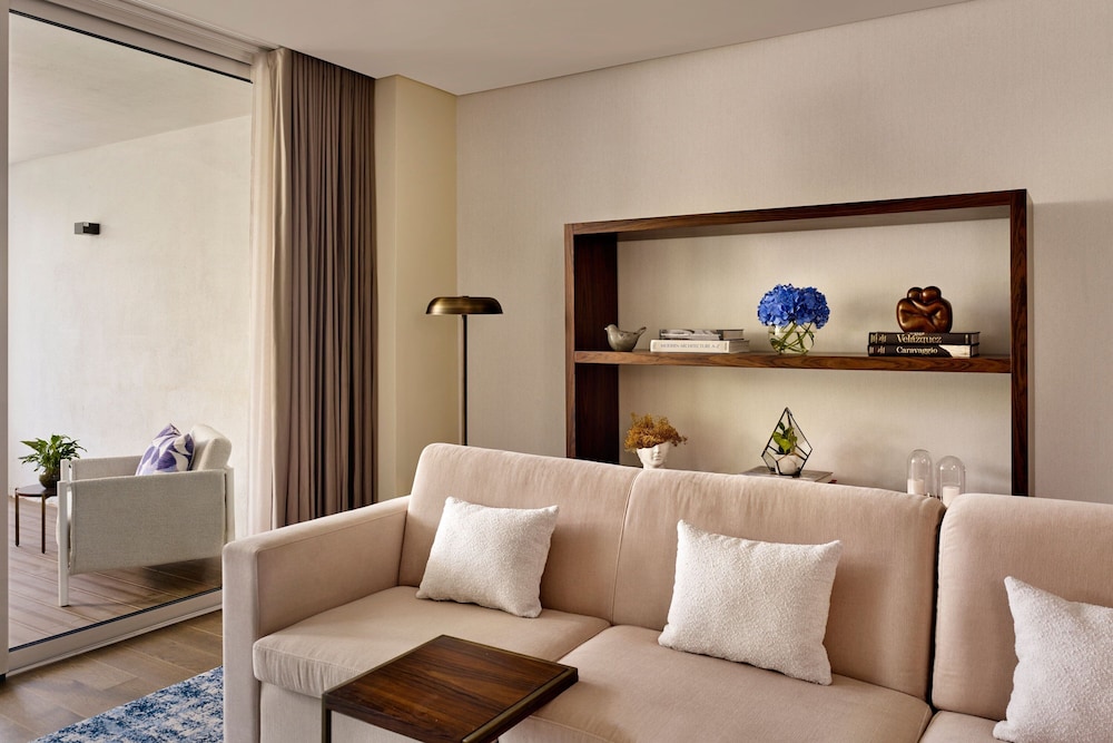 Three Bedroom Penthouse (Non Smoking)