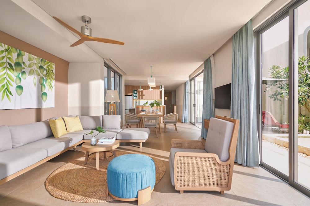 3 Bedroom Oceanfront Pool Villa - Photo 4