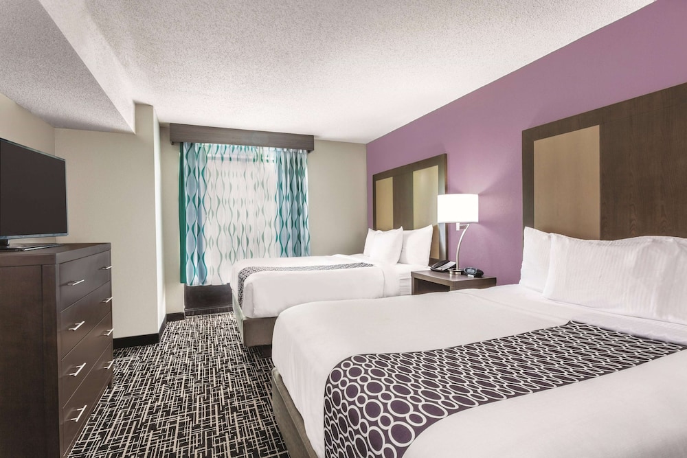 Room, 2 Queen Beds, Non Smoking - Photo 1