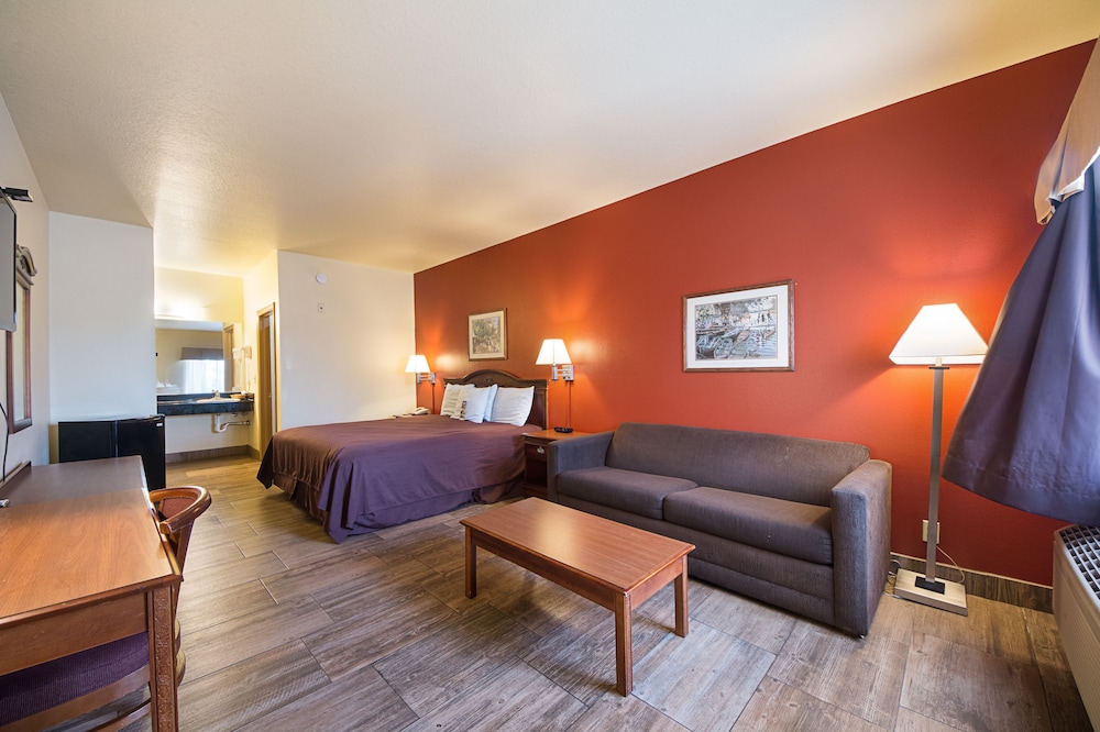 Standard Room, 1 Bedroom, Non Smoking, Refrigerator & Microwave photo 1
