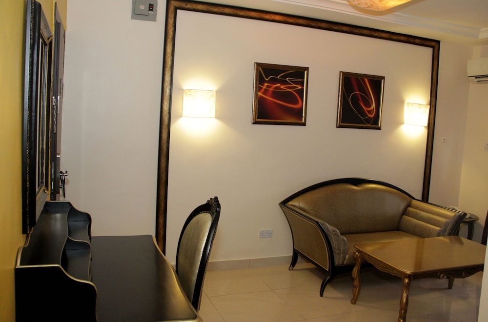 Deluxe Room, 1 Queen Bed, Non Smoking photo 2