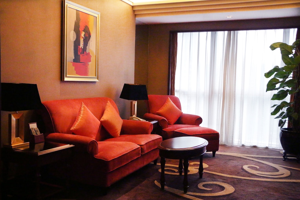 Executive Suite, 1 King Bed - Photo 7