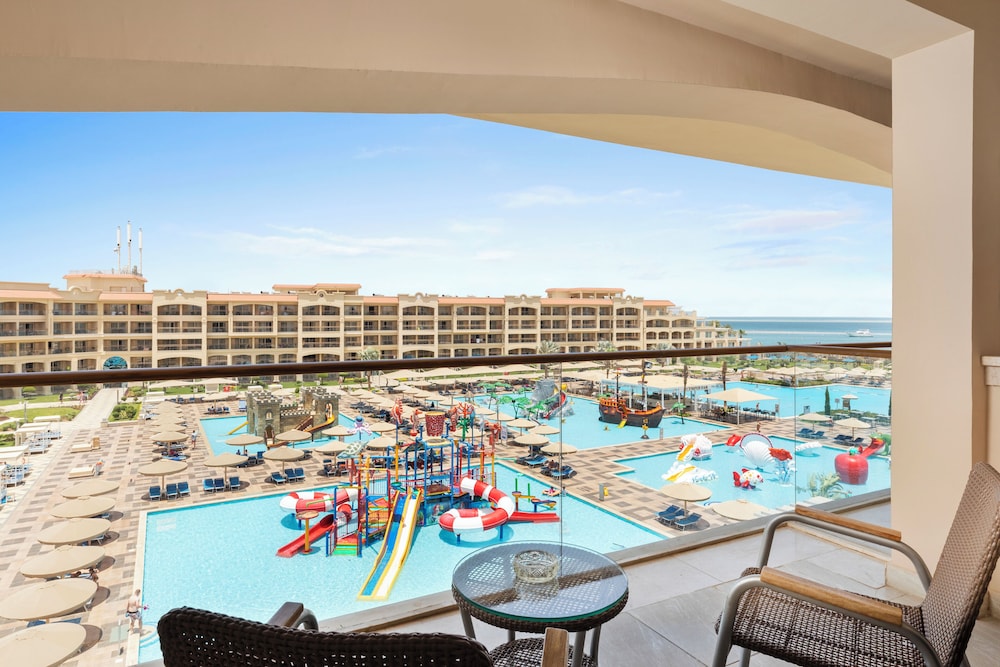 Junior Suite with Pool View