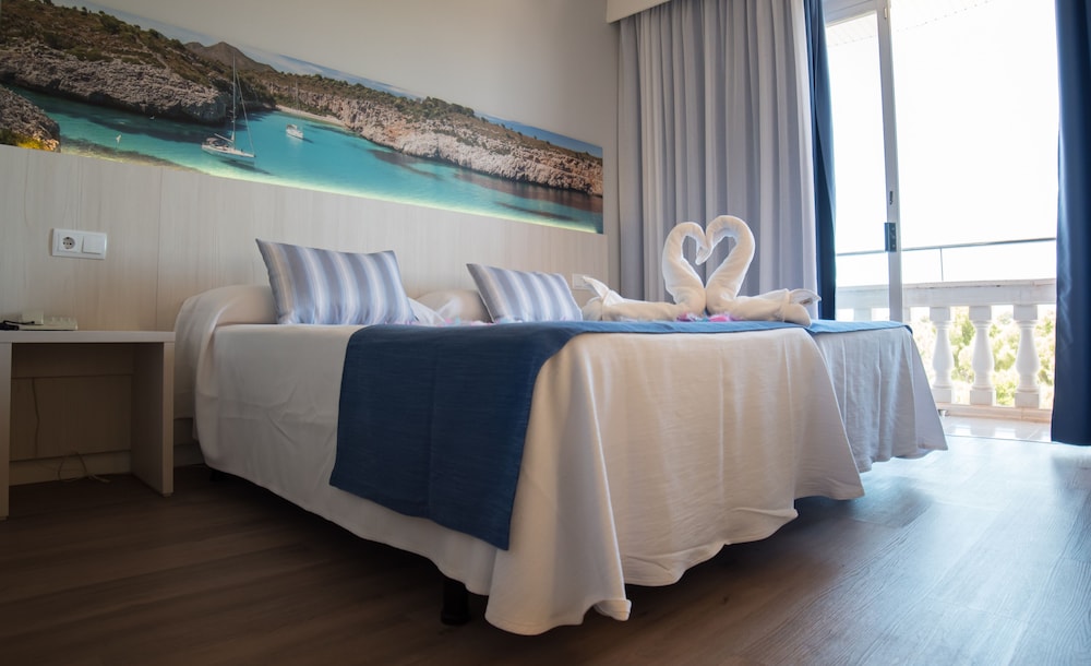 Double Room, Balcony, Partial Sea View (1 adult) photo 3