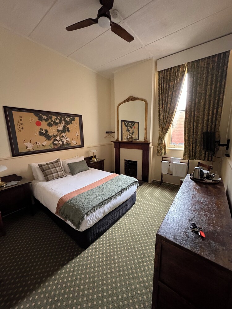 Queen Room 3