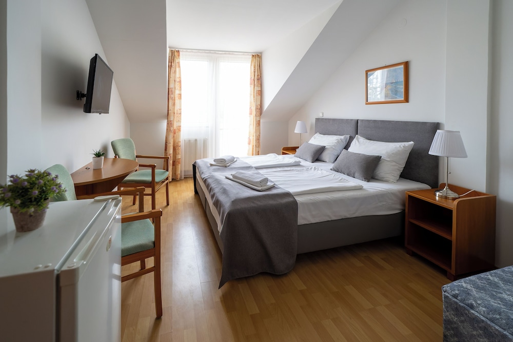 Classic Double or Twin Room photo 1
