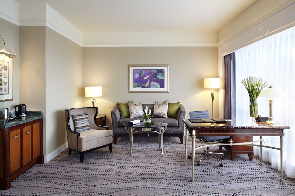 Junior Suite, 1 King Bed - Photo 2