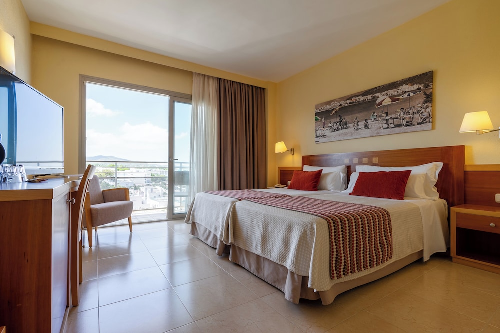 Double or Twin Room, Balcony (2 Adults + 1 Child) - Photo 3