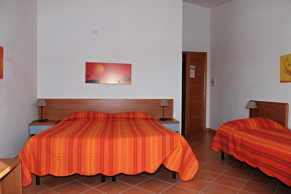 Triple Room, Garden View photo 2