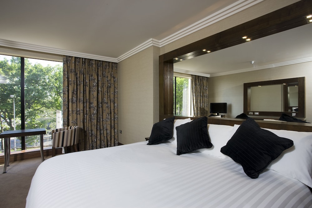 Superior Room, 1 King Bed - Photo 5