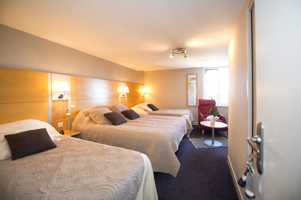 Family Room, Multiple Beds photo 1