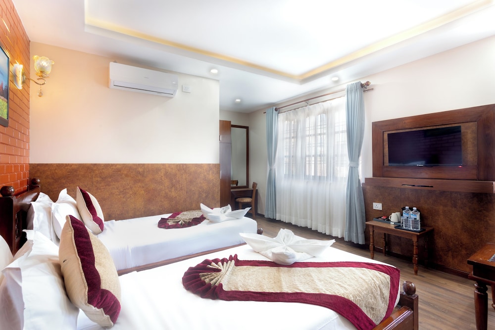 Deluxe Double or Twin Room