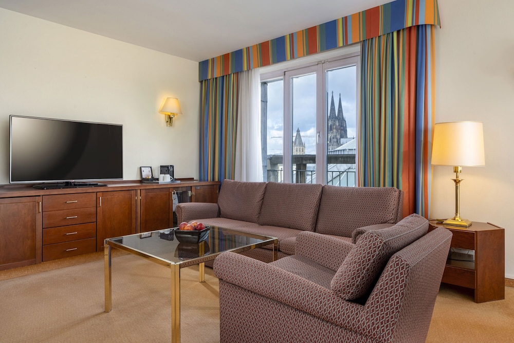 Senior Suite - Photo 2
