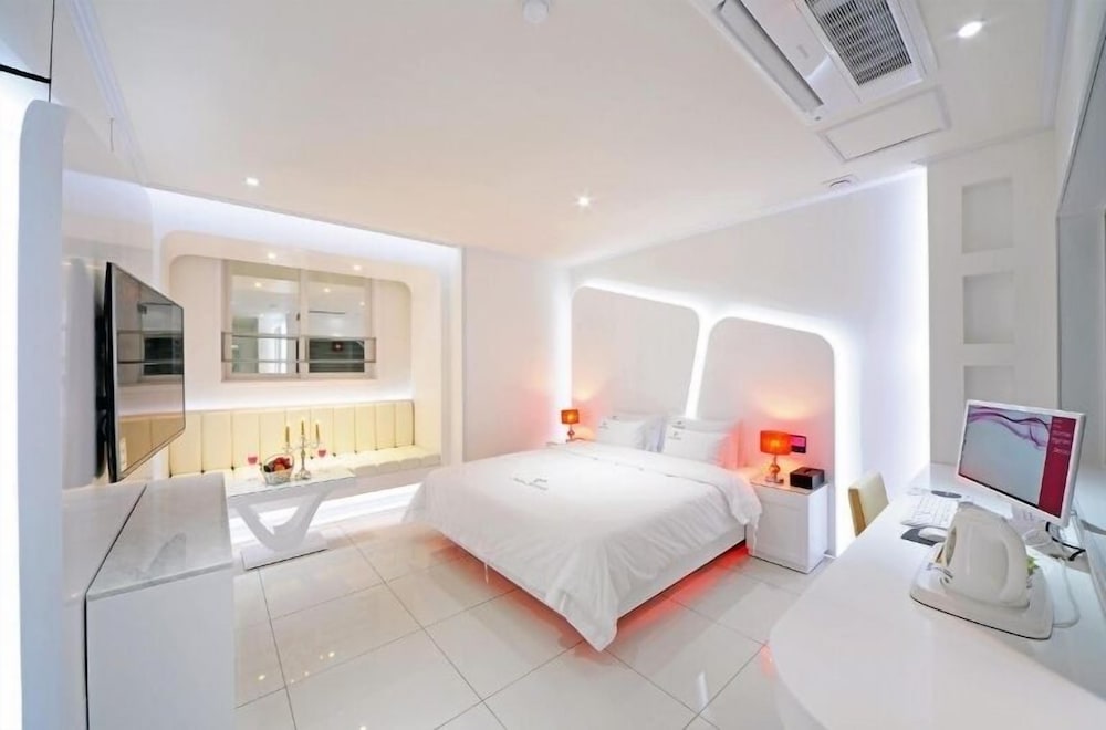 Premium Room, 1 King Bed, Jetted Tub, Ocean View