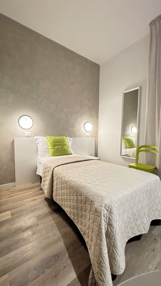 Single Room photo 1