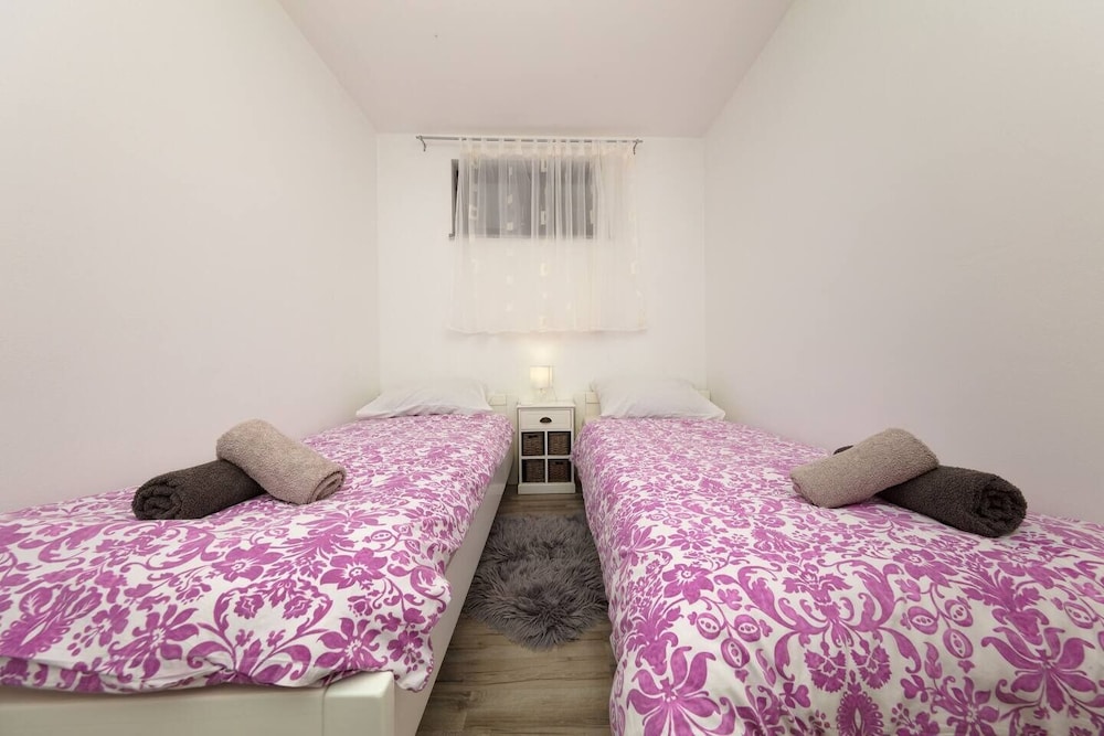Apartment (Berto - With Pool - H(4+2))