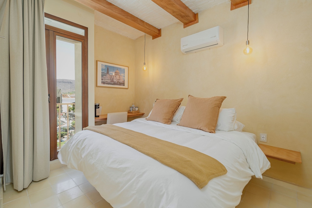 Junior Room, Balcony, City View photo 1