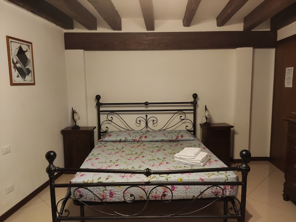 Classic Apartment, 2 Bedrooms, Non Smoking photo 1