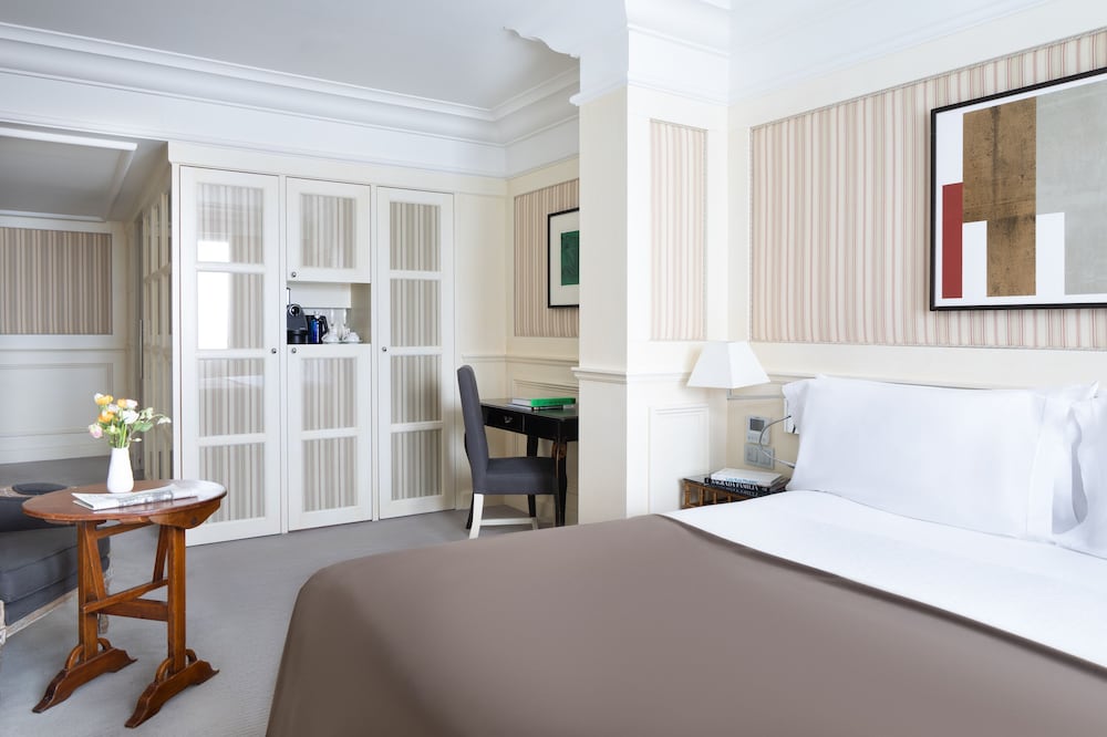 Deluxe Room - Photo 3
