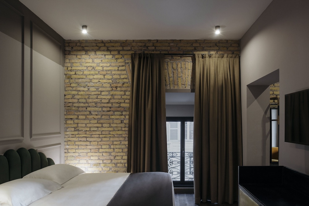 Deluxe Room, 1 King Bed (Chapter Double) photo 2